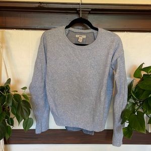 🌼3/$25 Blue Bass knit sweater with chambray back panel
